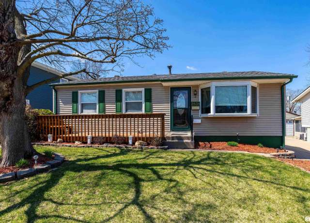 Property at 2634 N Gayman Ave, Davenport, IA 52804, 3 beds, 2 baths