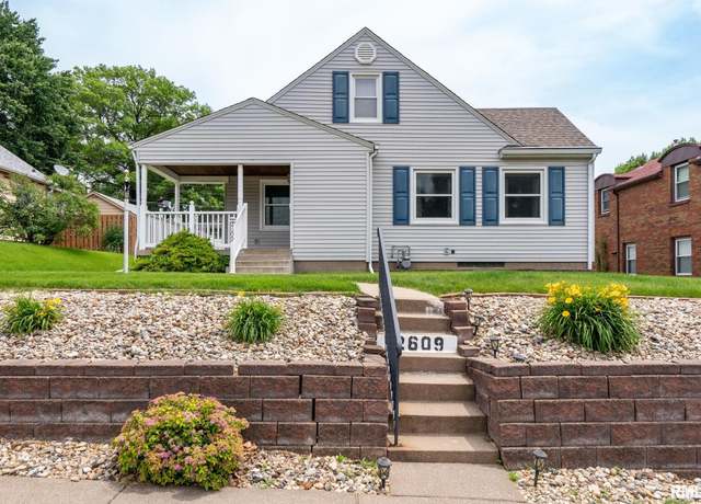 Property at 2609 N Howell St, Davenport, IA 52804, 2 beds, 2 baths