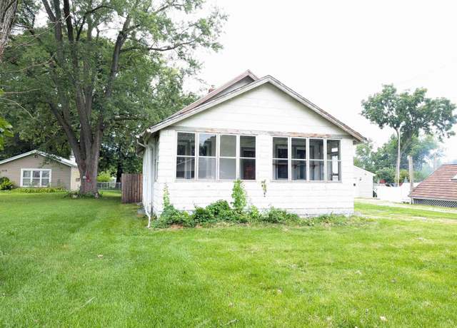 Property at 117 Sunset Blvd, North Pekin, IL 61554, 2 beds, 1 bath