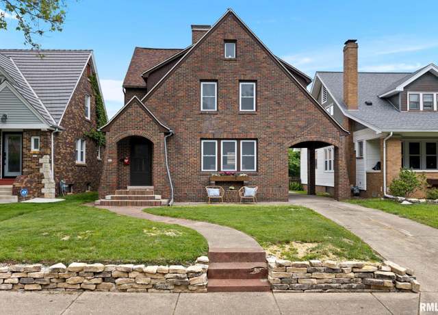 Property at 515 W Melbourne Ave, Peoria, IL 61604, 3 beds, 1.5 baths