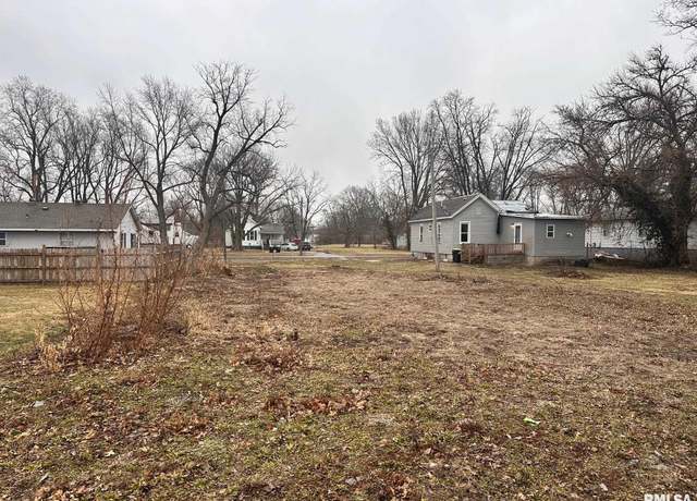 Property at 921 Doolin Ave, Jacksonville, IL 62650