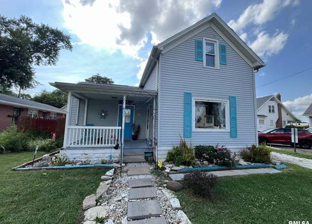 Property at 603 S 11th St, Pekin, IL 61554, 2 beds, 1 bath