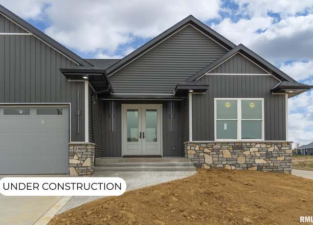 Property at 1909 E 59th Ct, Davenport, IA 52807, 5 beds, 5.5 baths