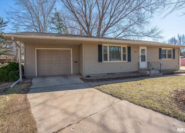 Property at 4137 N Linwood Ave, Davenport, IA 52806, 3 beds, 1.5 baths