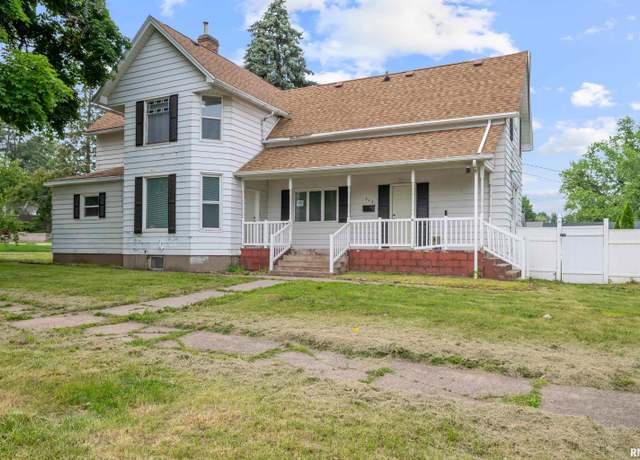Property at 320 16th Avenue North, Clinton, IA 52732, 4 beds, 2 baths