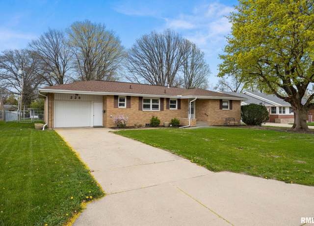 Property at 228 N Indiana Ave, Morton, IL 61550, 2 beds, 2.5 baths