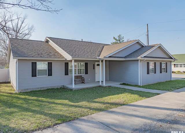 Property at 402 S Maple St, Carterville, IL 62918, 3 beds, 2 baths