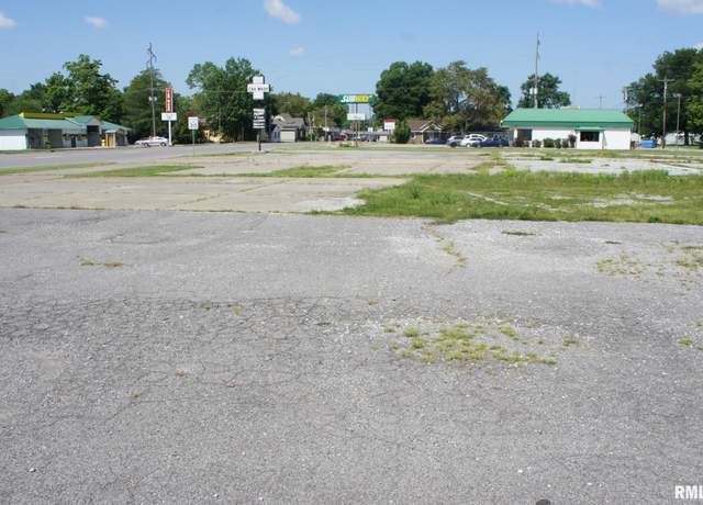 Property at 911 E 5th St, Metropolis, IL 62960