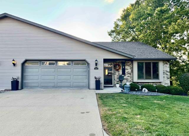 Property at 102 5th St #6, Fulton, IL 61252, 4 beds, 3 baths