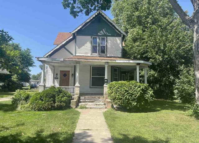 Property at 1231 E Brooks St, Galesburg, IL 61401, 3 beds, 1.5 baths