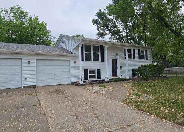 Property at 1606 Middle Rd, Camanche, IA 52730, 3 beds, 2 baths