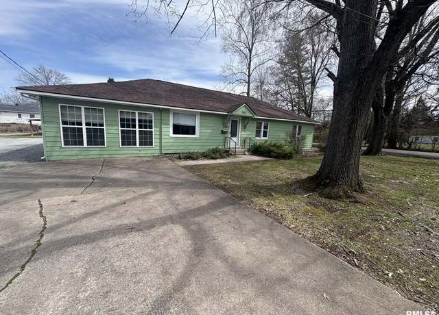 Property at 702 Sheridan Dr, Benton, IL 62812, 4 beds, 2 baths