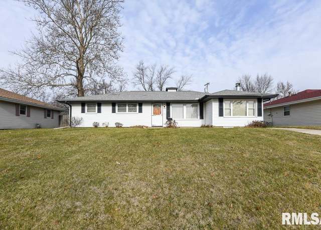 Property at 2103 W Cimarron Dr, Peoria, IL 61614, 3 beds, 1.5 baths