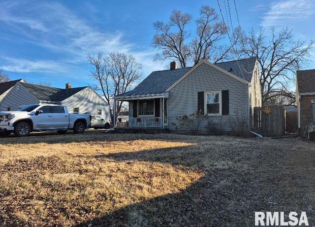 Property at 122 Holland Ct, Creve Coeur, IL 61610, 4 beds, 2 baths