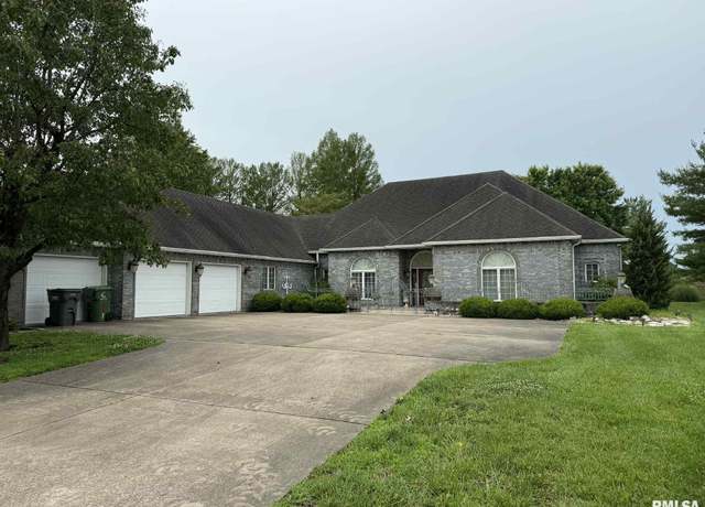 Property at 608 N Saluki Dr, Marion, IL 62959, 4 beds, 3 baths