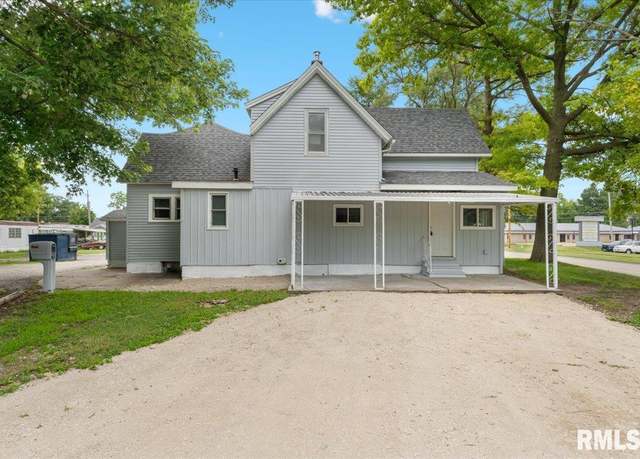Property at 3916 W Locust St, Davenport, IA 52804, 5 beds, 2.5 baths