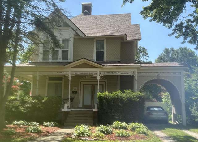 Property at 520 N Chambers St, Galesburg, IL 61401, 5 beds, 3.5 baths