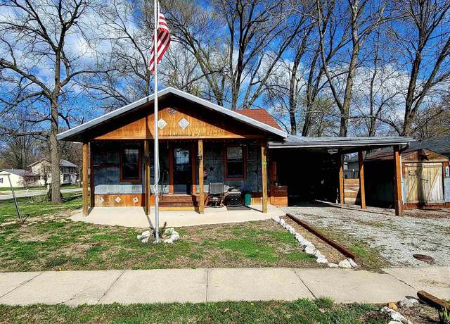 Property at 111 S Walnut St, Farina, IL 62838, 2 beds, 1 bath