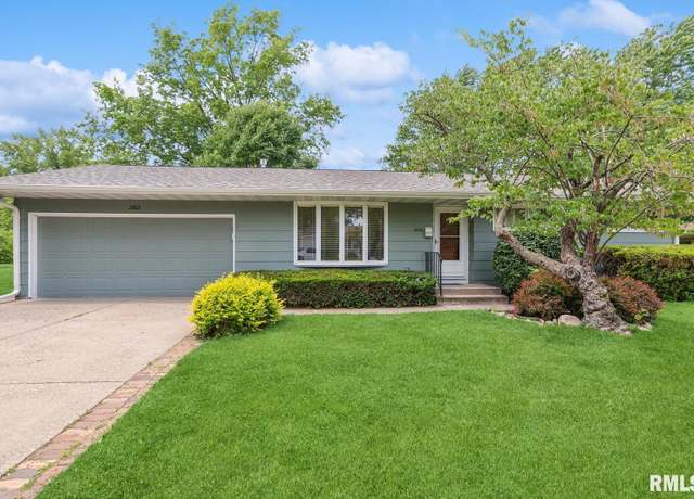 Property at 2812 Oak St, Davenport, IA 52804, 4 beds, 2 baths