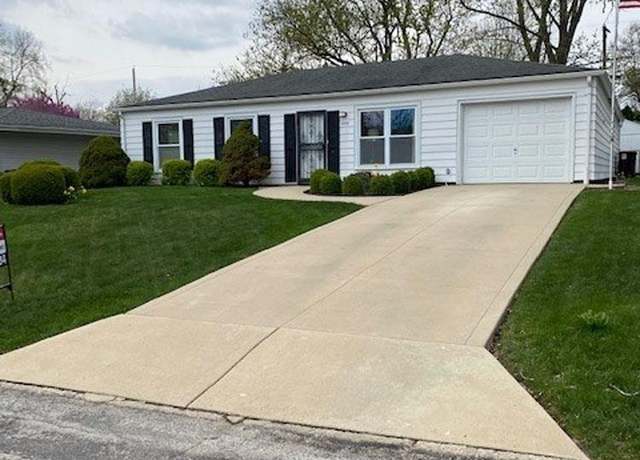 Property at 6003 N Graceland Dr, Peoria, IL 61614, 3 beds, 2 baths