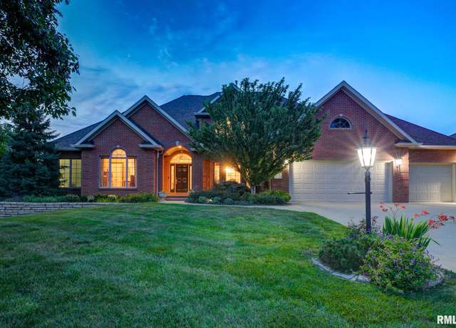Property at 4415 W Longmeadow Ct, Peoria, IL 61615, 4 beds, 4 baths