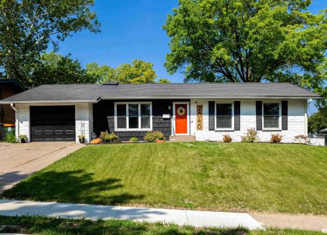 Property at 2846 Kelling St, Davenport, IA 52804, 4 beds, 2 baths