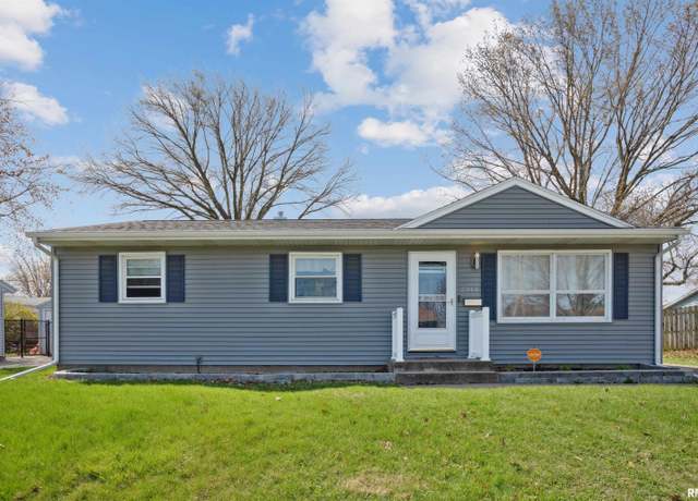 Property at 2343 W Dover Ct, Davenport, IA 52804, 3 beds, 1.5 baths