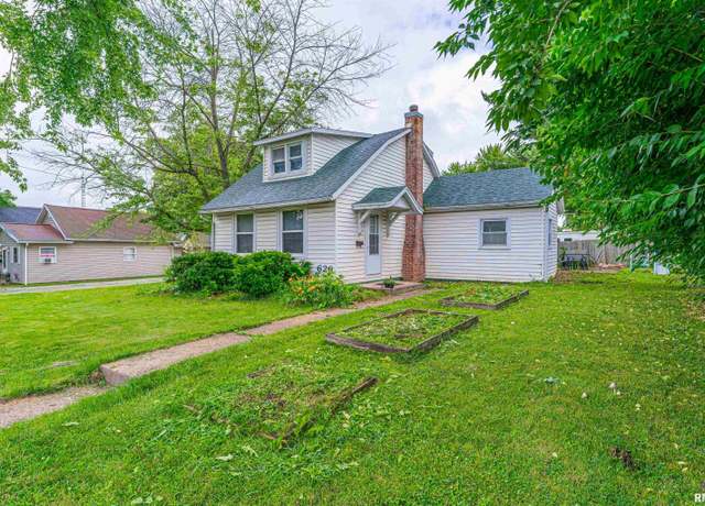 Property at 626 7th St, Lincoln, IL 62656, 2 beds, 1.5 baths