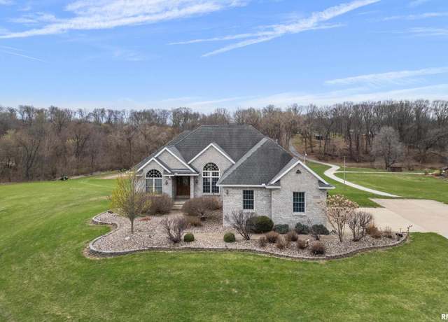Property at 22222 71st Avenue North, Port Byron, IL 61275, 3 beds, 3 baths