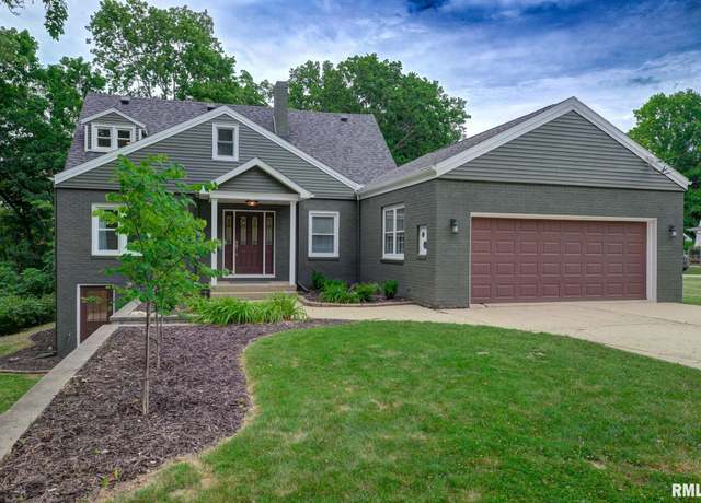 Property at 2129 Fondulac Dr, East Peoria, IL 61611, 4 beds, 2 baths