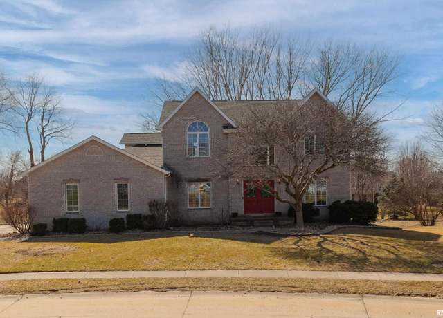 Property at 3711 E 59th St, Davenport, IA 52807, 4 beds, 3.5 baths