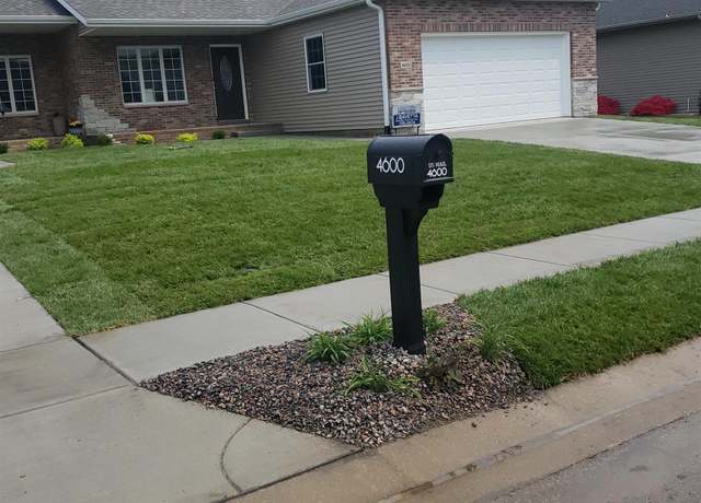 Property at 4602 Castle Pines Dr, Springfield, IL 62711, 2 beds, 2 baths