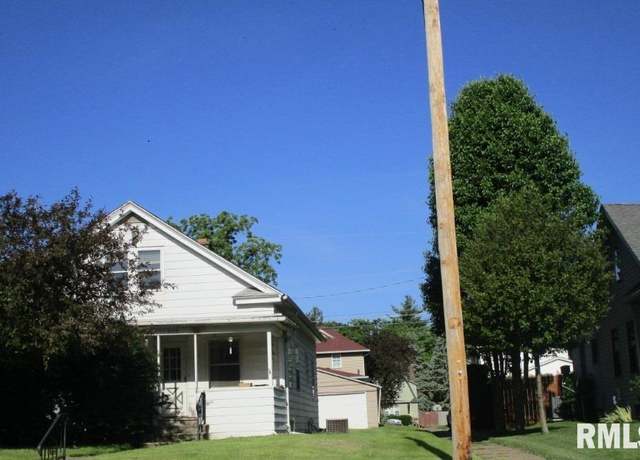 Property at 2135 7th St, East Moline, IL 61244, 4 beds, 1 bath