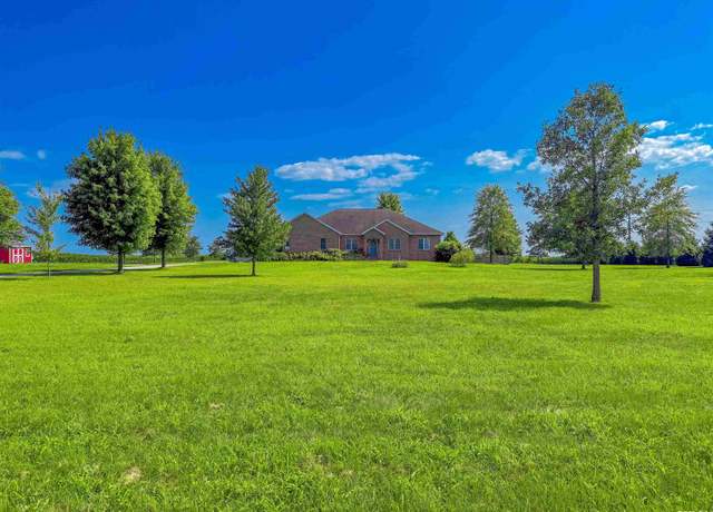 Property at 1329 1300th St, Lincoln, IL 62656, 4 beds, 3 baths