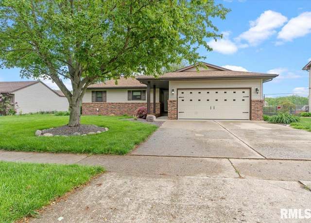 Property at 7908 Hunt Rd, Springfield, IL 62712, 3 beds, 2 baths