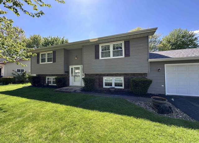 Property at 2840 Montague Dr, Galesburg, IL 61401, 4 beds, 2 baths