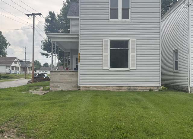 Property at 1238 N 12th St, Quincy, IL 62301, 3 beds, 2 baths