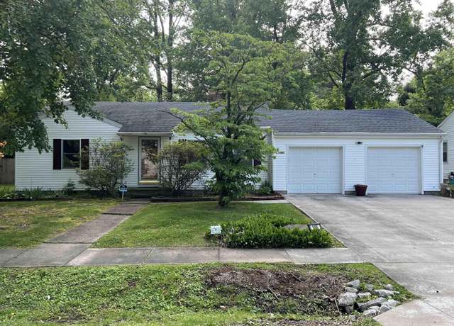 Property at 1000 S Johnson St, Carbondale, IL 62901, 2 beds, 1.5 baths