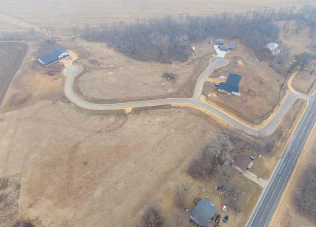 Property at 4026 Eden Ct, Camanche, IA 52730
