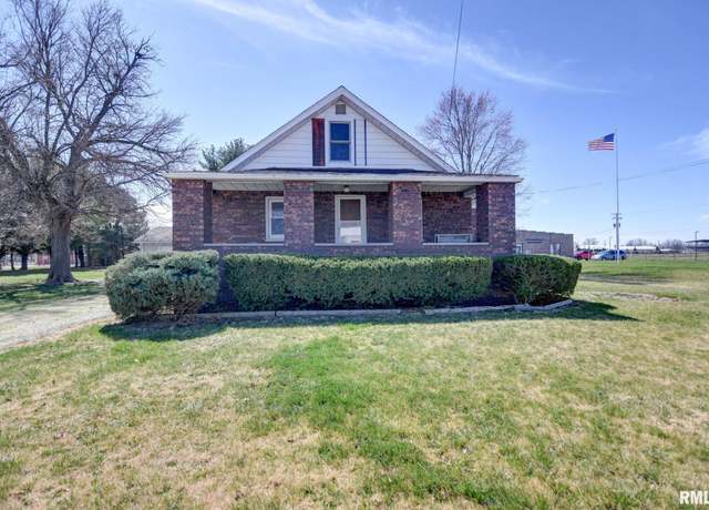 Property at 1714 & 1712 W Spresser St, Taylorville, IL 62568, 4 beds, 2 baths