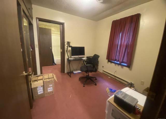 Property at 1010 E Main St, Benton, IL 62812, 3 beds, 3 baths