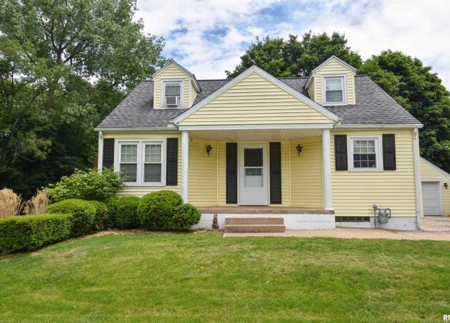 Property at 306 William St, East Peoria, IL 61611, 3 beds, 1.5 baths