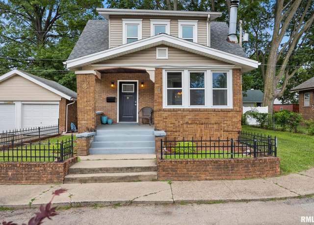 Property at 8 Rosenberg Ct, Pekin, IL 61554, 2 beds, 1.5 baths