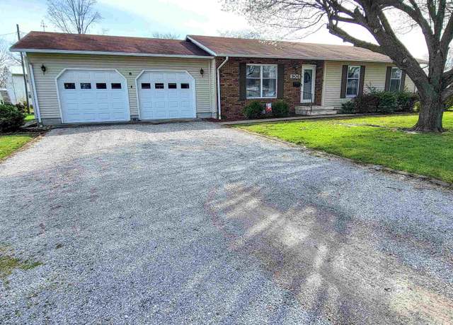 Property at 906 Birchwood Ave, Flora, IL 62839, 3 beds, 2 baths