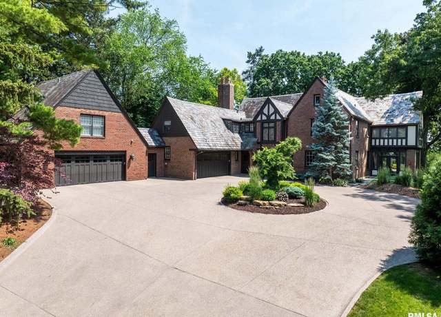 Property at 102 Forest Rd, Davenport, IA 52803, 5 beds, 4.5 baths