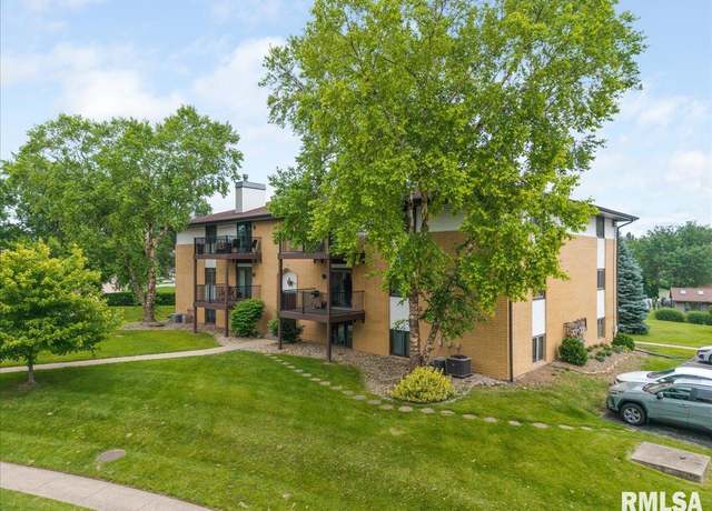 Property at 4725 Kynnelworth Dr #8, Bettendorf, IA 52722, 2 beds, 4 baths