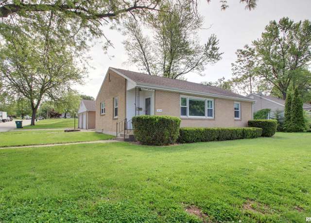 Property at 1434 N 13th St, Quincy, IL 62301, 3 beds, 2 baths