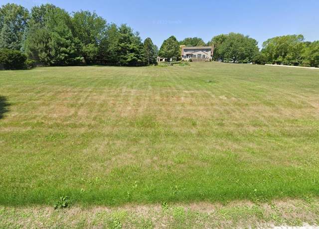 Property at 1725 Heritage Dr, Sterling, IL 61081
