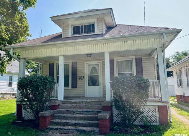 Property at 95 Phillips St, Galesburg, IL 61401, 2 beds, 1 bath