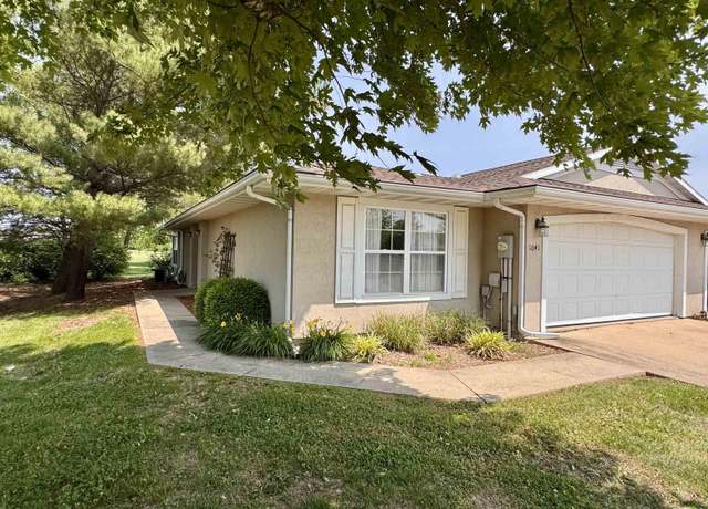 Property at 1041 Hawthorn Rdg, Macomb, IL 61455, 2 beds, 2 baths